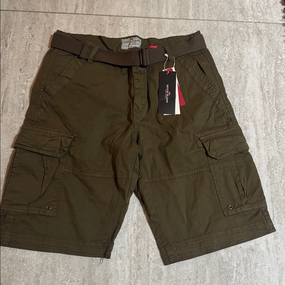NWT Men's ditch plains Olive Cargo Shorts with Belt
